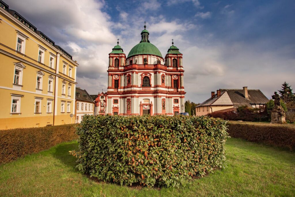 bazilika sv. vavřince a sv. zdislavy